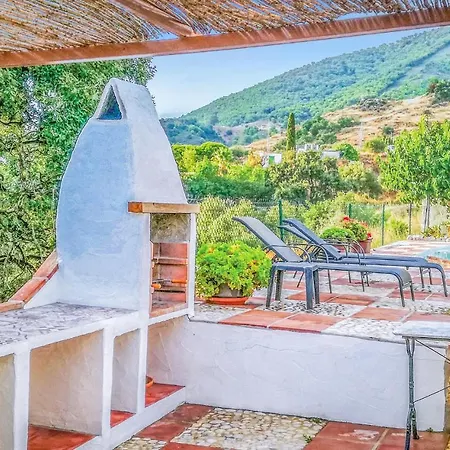 펜션 Four Bedroom Holiday In 미하스