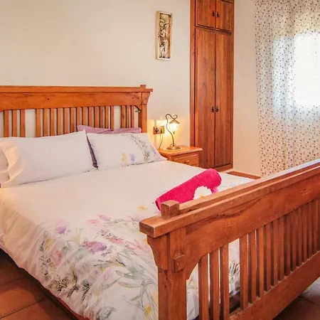 펜션 Four Bedroom Holiday In 미하스