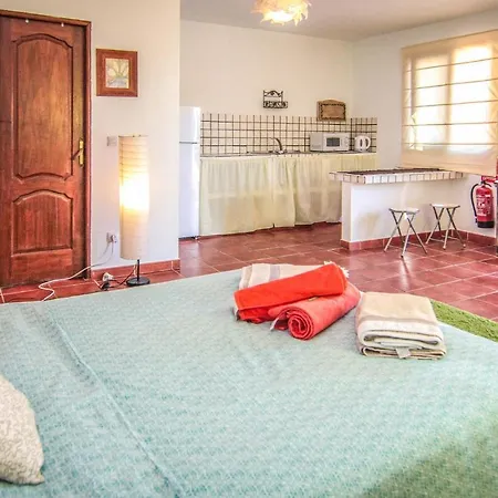 Four Bedroom Holiday In 펜션 미하스