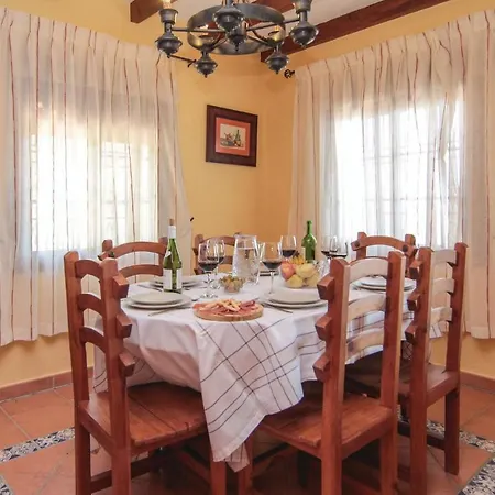 Four Bedroom Holiday In 펜션 미하스
